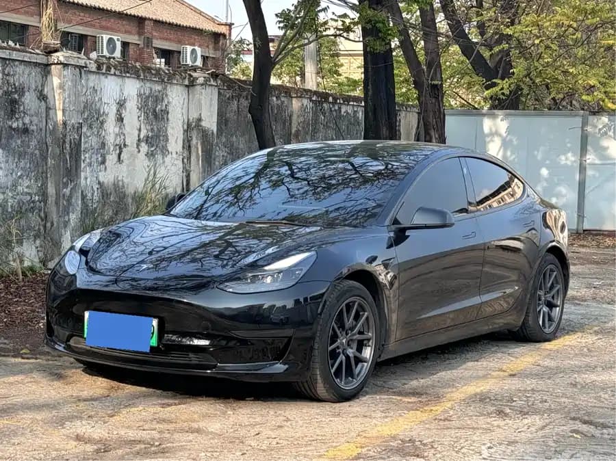 Tesla 3