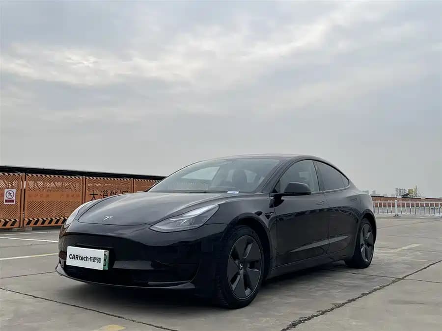 Tesla 3 null