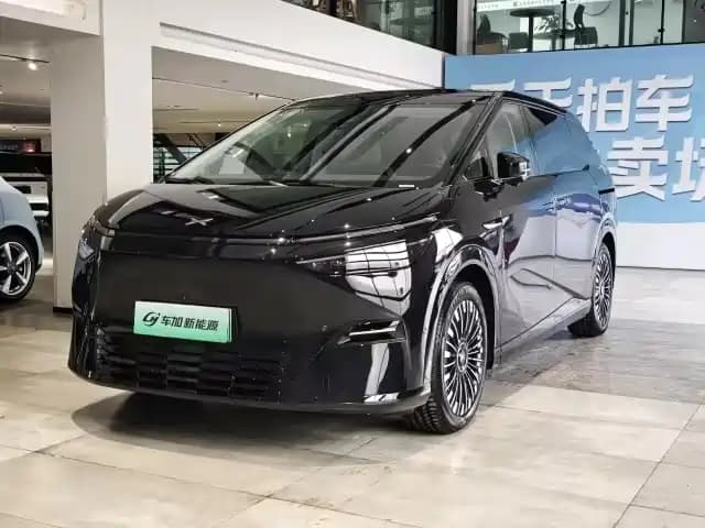 Xpeng X9 2025