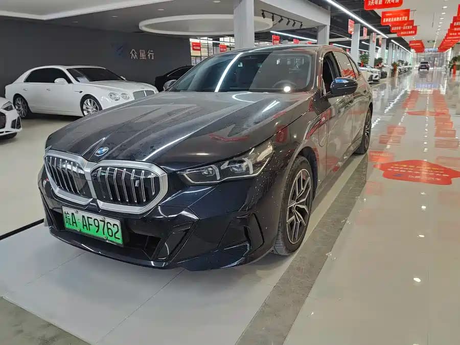 BMW i5
