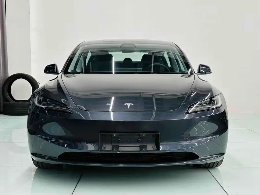 Tesla 3 2023