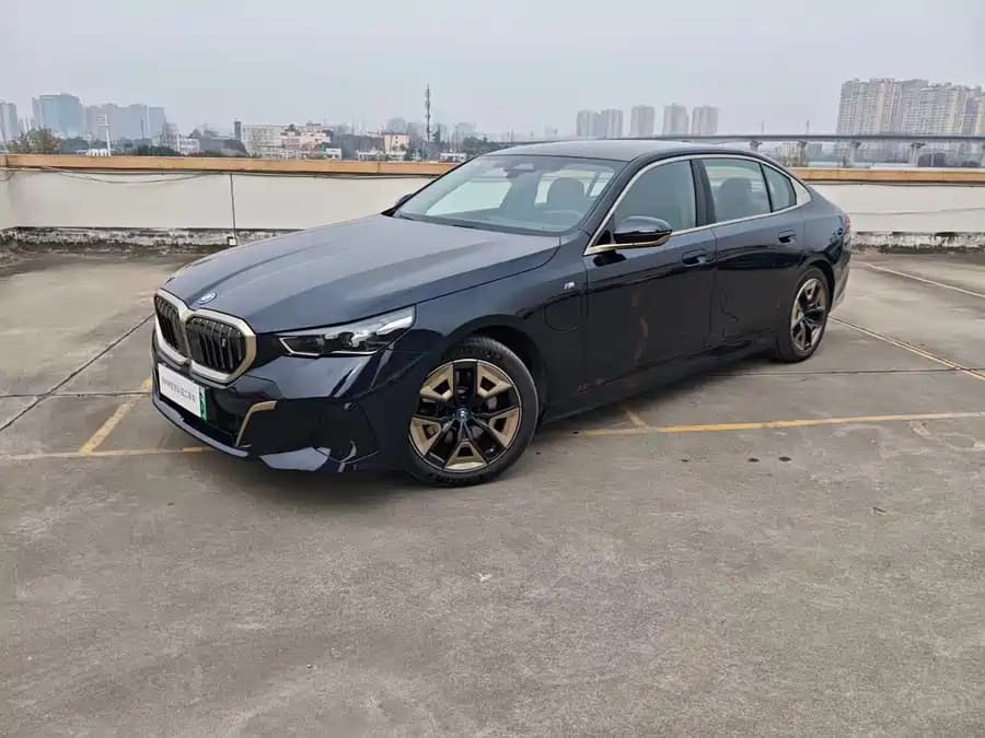 BMW i5 2024
