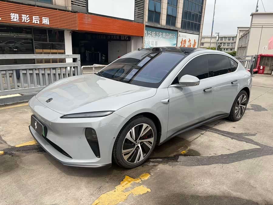 NIO ET5