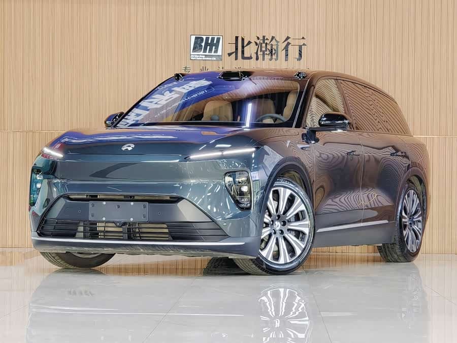 NIO ES8
