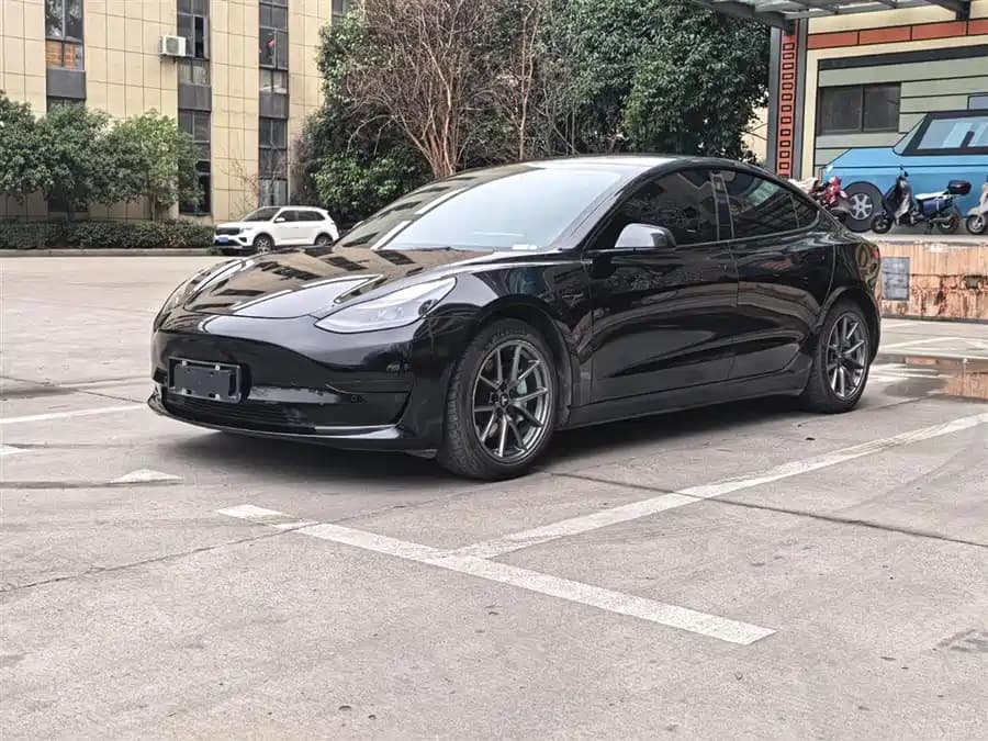Tesla 3