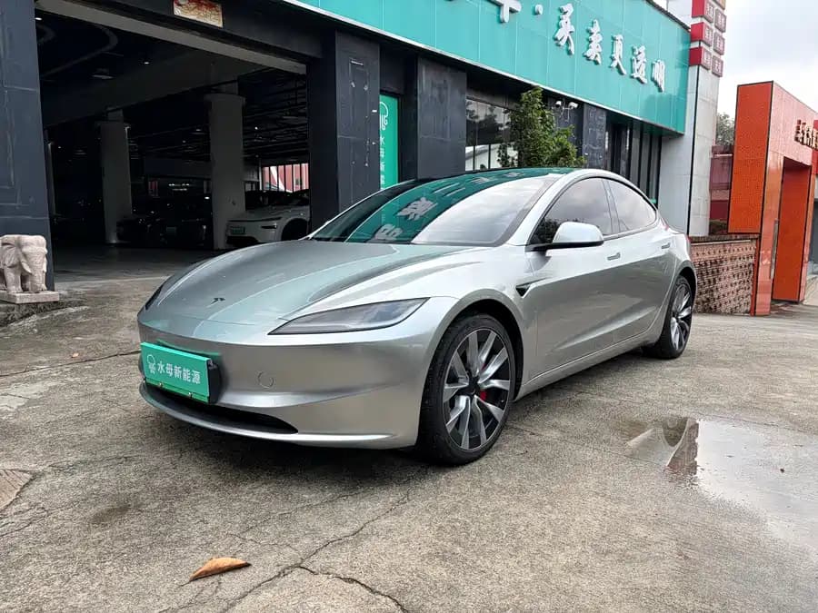 Tesla 3 2023