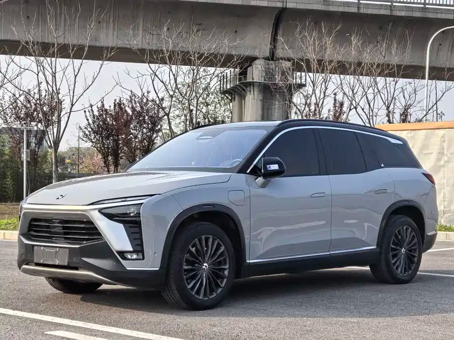 NIO ES8