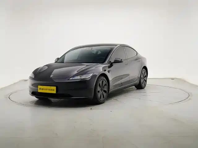Tesla 3 2023
