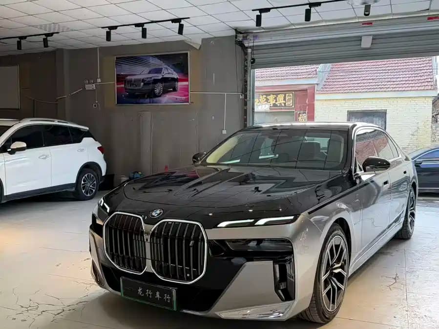 BMW i7 2023