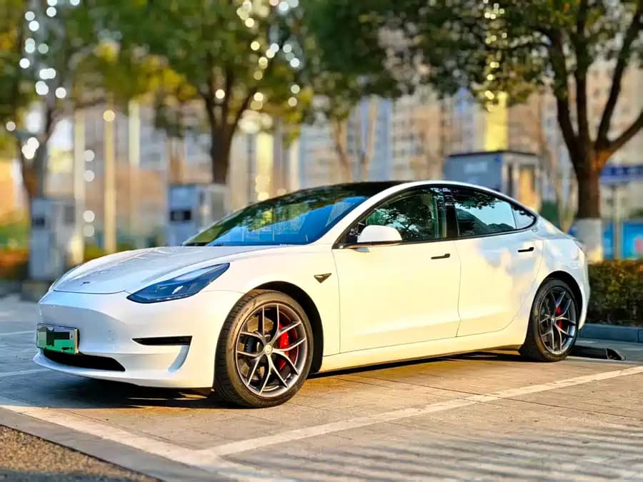 Tesla 3