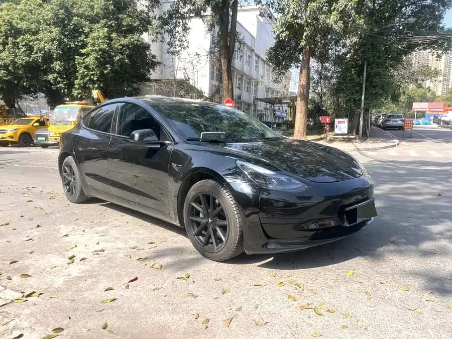 Tesla 3