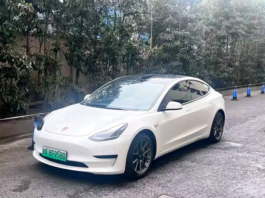 Tesla 3