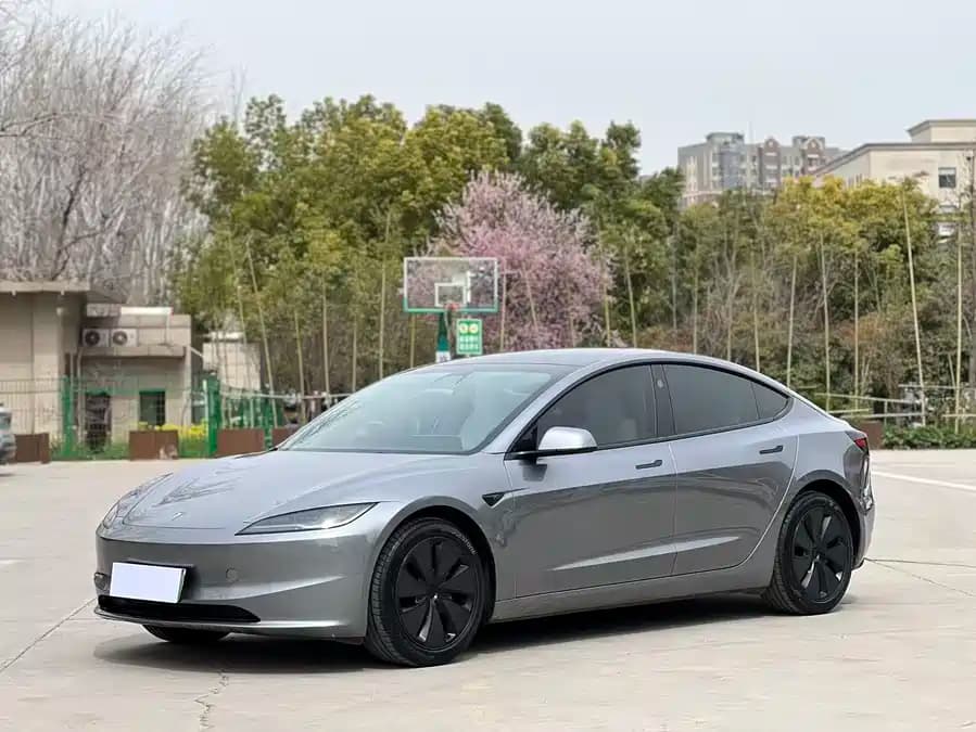 Tesla 3 2023