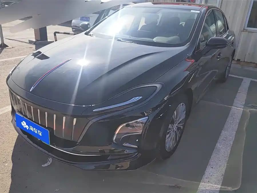 Hongqi E-QM5 2024