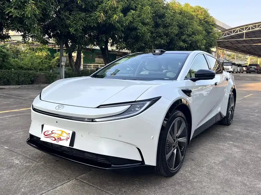 Toyota BZ5