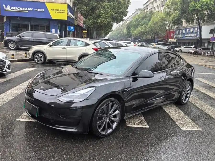 Tesla 3