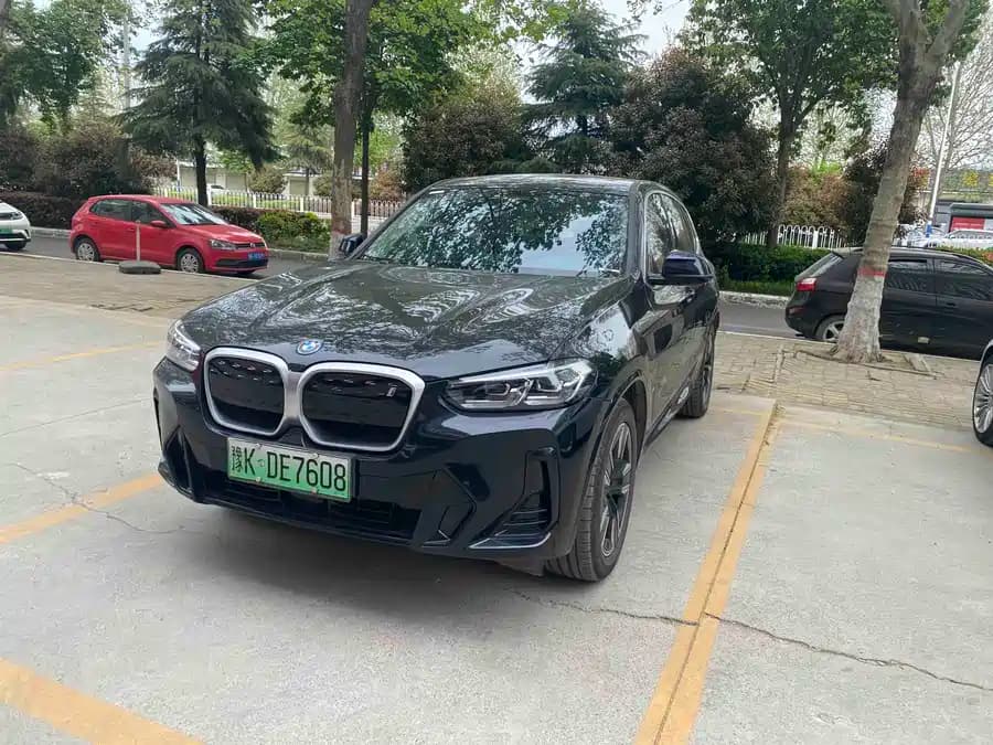 BMW iX3