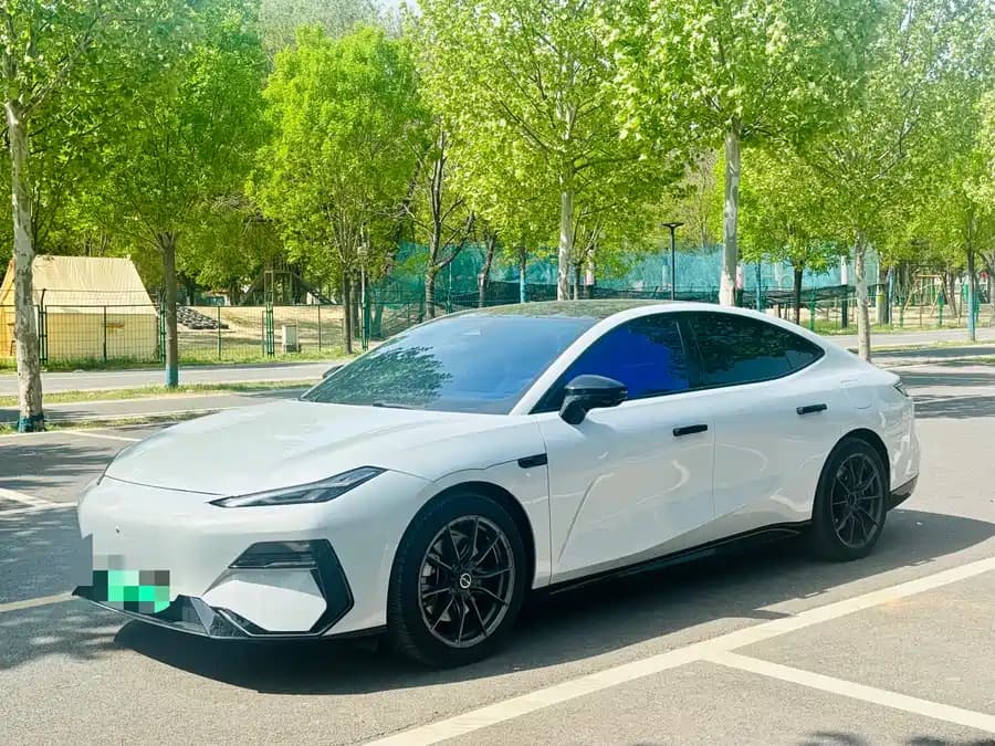 Geely Galaxy E8 2024