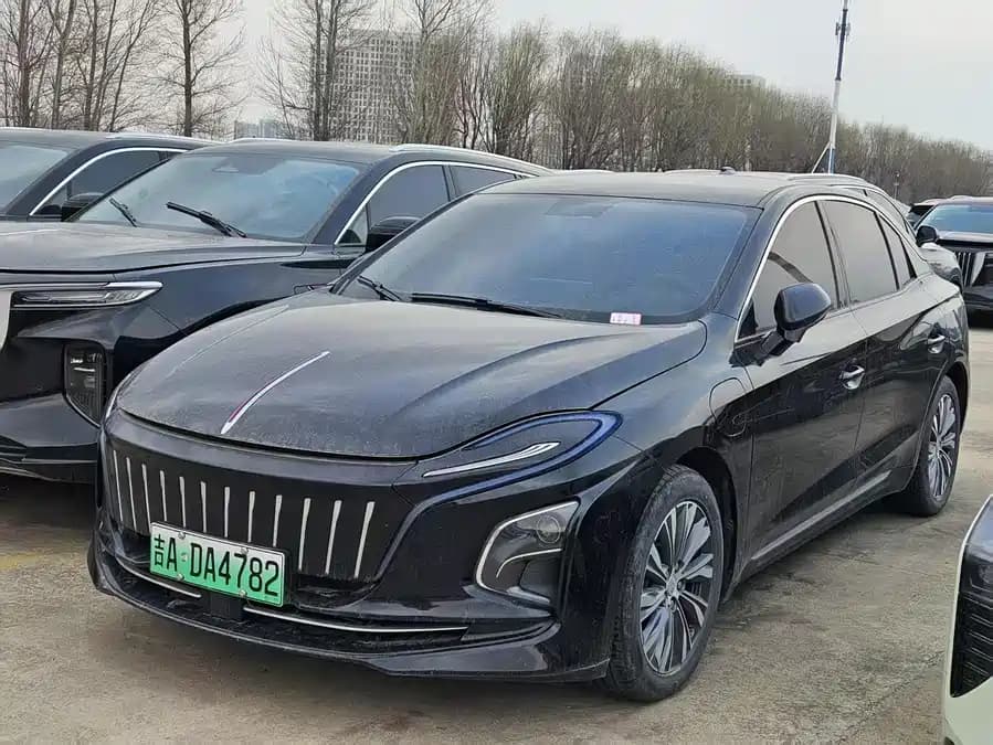 Hongqi E-QM5