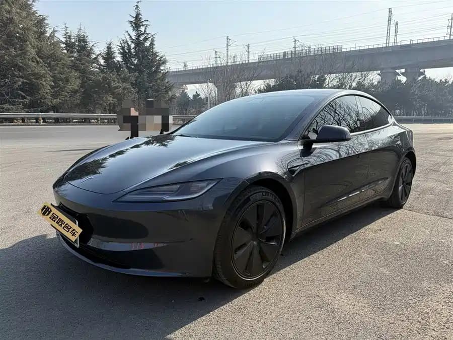 Tesla 3 2023