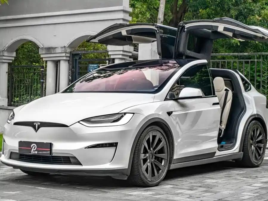 Tesla Model X 2023