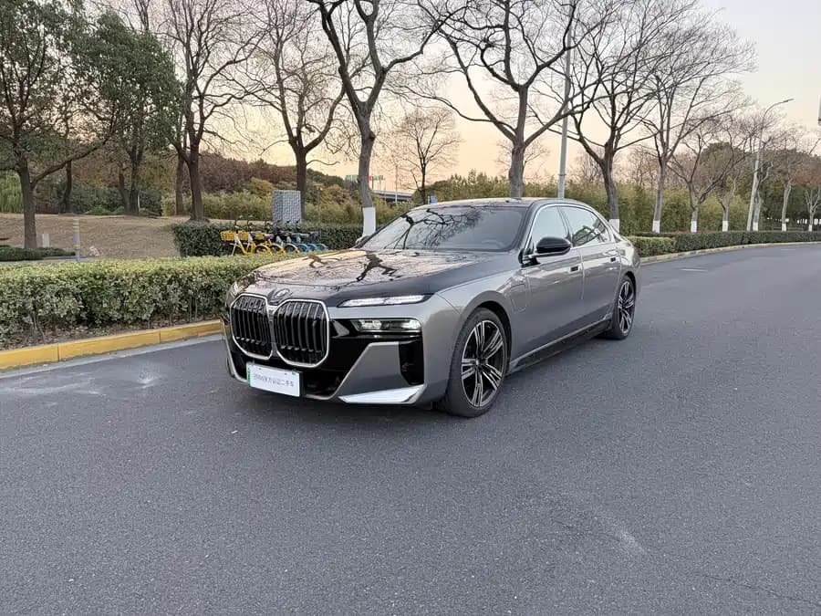 BMW i7 2023