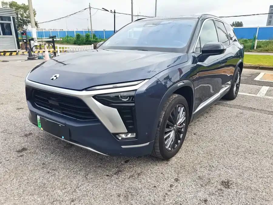 NIO ES8