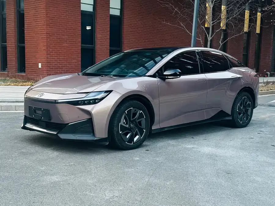 Toyota BZ3