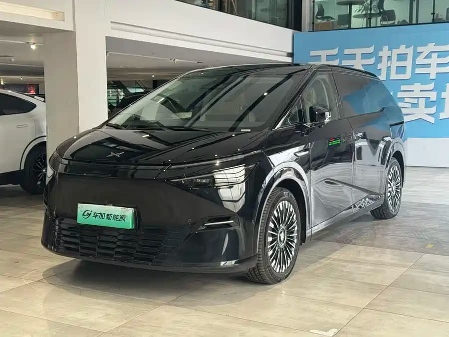 Xpeng X9 2025