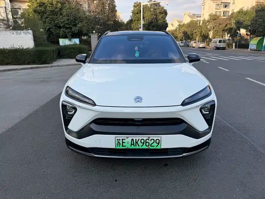 NIO ES6