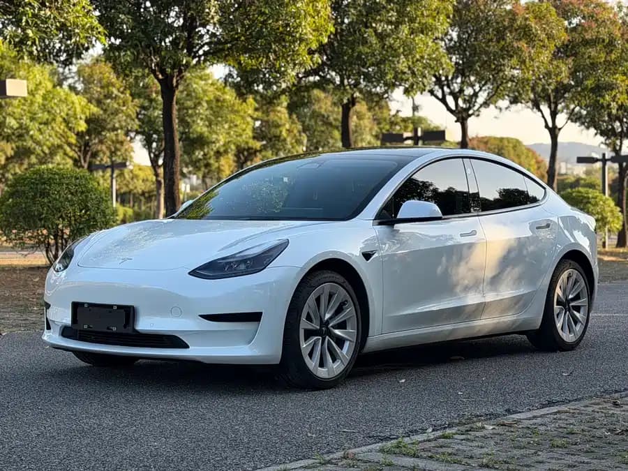 Tesla 3