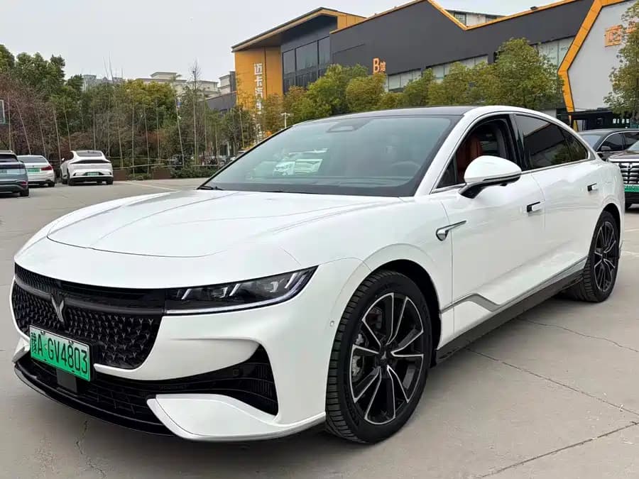 Voyah Chasing Light 2024