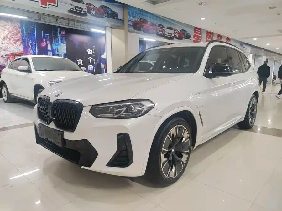 BMW iX3