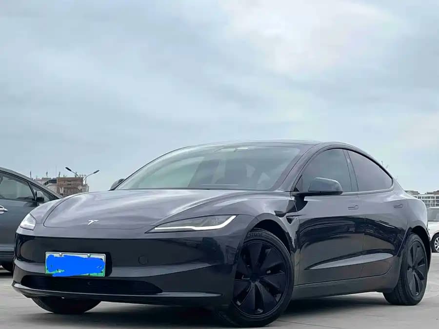 Tesla 3 2025